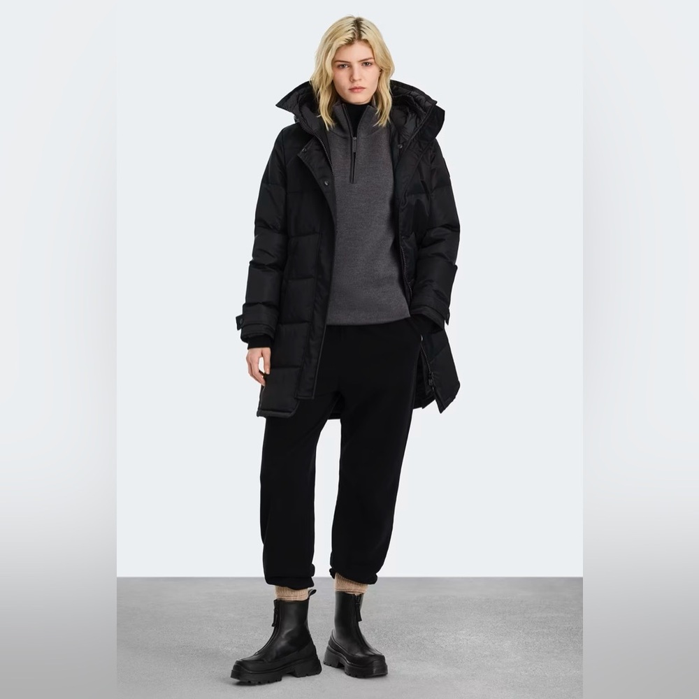 Canada Goose Women’s Black Puffer Coat